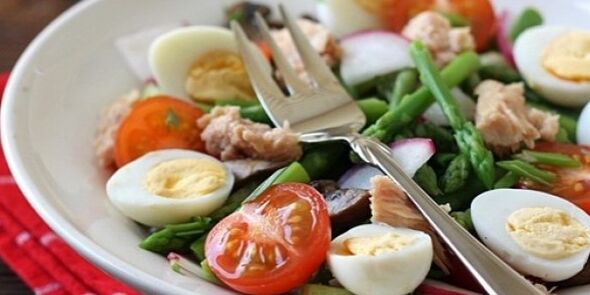 σαλάτα λαχανικών με αυγά για απώλεια βάρους